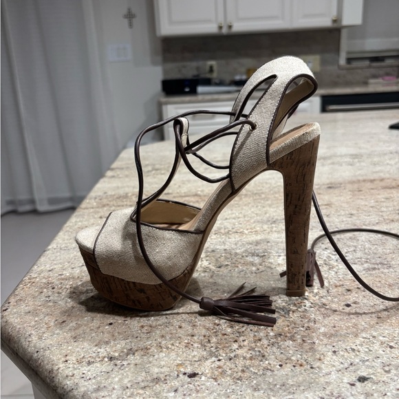 ♥️ Shoe Dazzle Cream and Brown Lace-Up Platform Heels - Picture 1 of 11